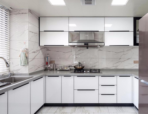  定制櫥柜消費(fèi)者最應(yīng)該注意什么？聽(tīng)易高家居解析！