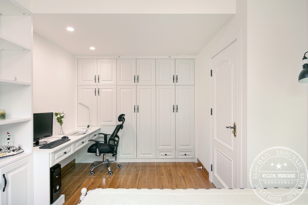 全屋定制96m&sup2;小三房如何在不經意間隔出辦公區？