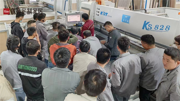 易高家居生產(chǎn)專項內(nèi)訓(xùn)會