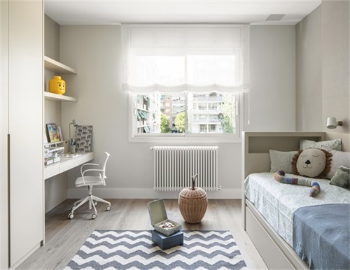 定制衣柜和成品衣柜相比有何不同？